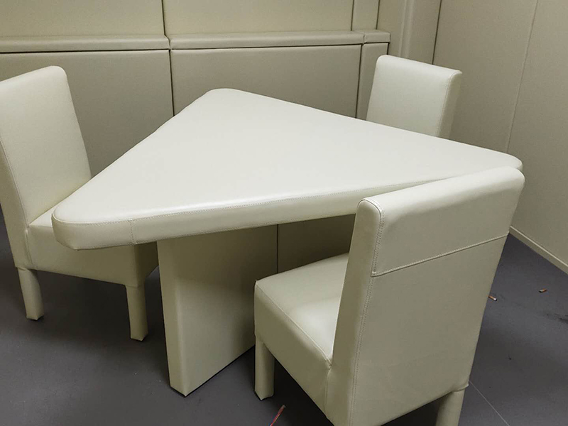 軟包談話(huà)桌廠(chǎng)家環(huán)境展示